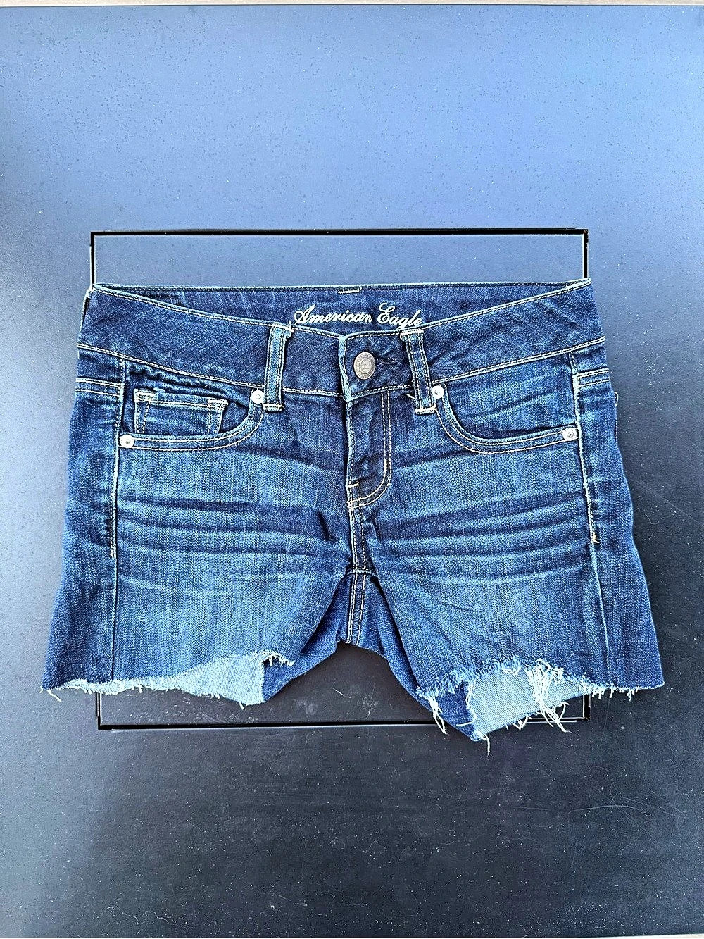 American Eagle Distressed Denim Jean Shorts Blue Size 2